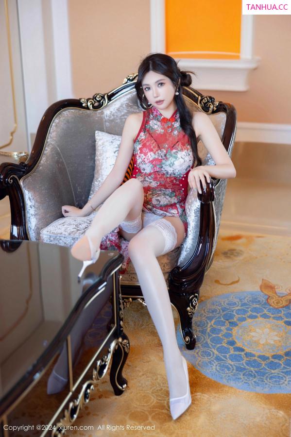 綺裡嘉 绮里嘉 [XiuRen]高清写真图 2024.11.29 No.9529 绮里嘉ula 丝袜美腿第5张图片